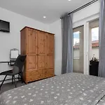 4 Apartment *
