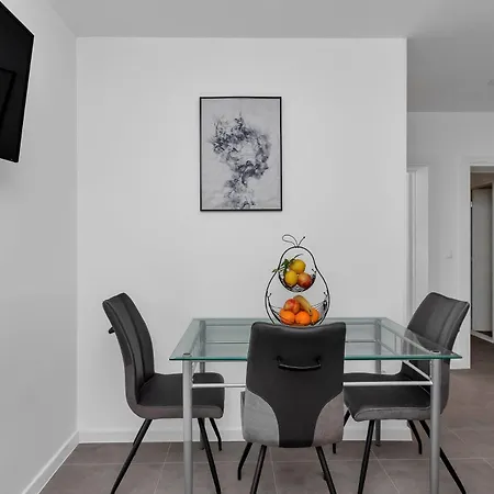 4 Apartment