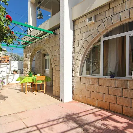 Apartment 4 *