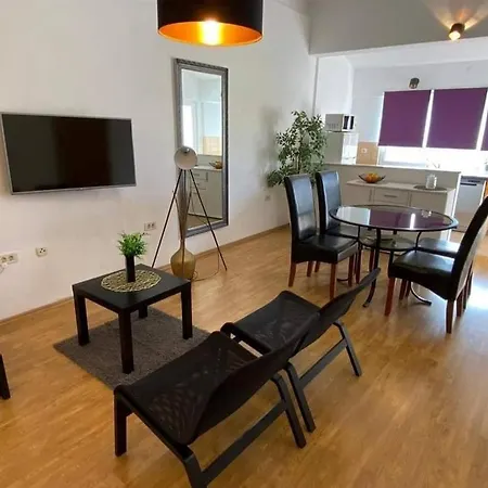 Apartment 4 *