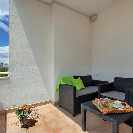 Apartment 4