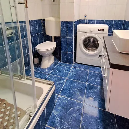 Apartment 4 *