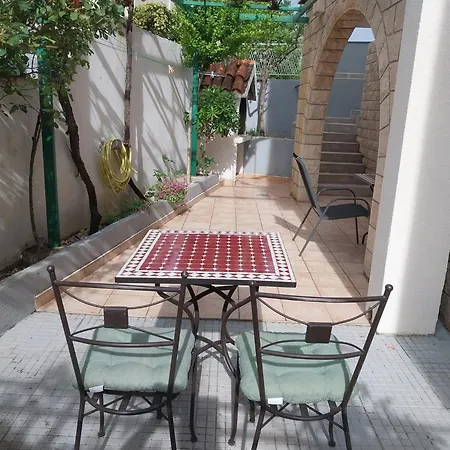 Apartman 4 *